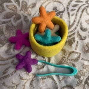Lovevery Transfer Tweezers & Felt Stars (Companion Play Kit)